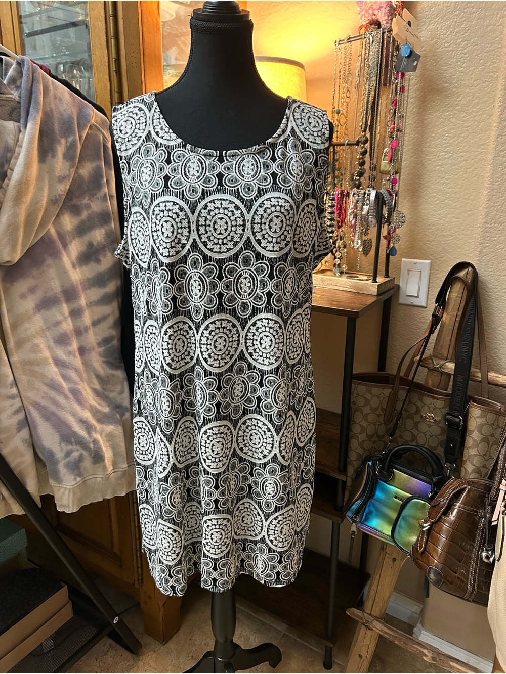 Papillon Blanc Black and White Sleeveless Tunic with Circular Lace Pattern